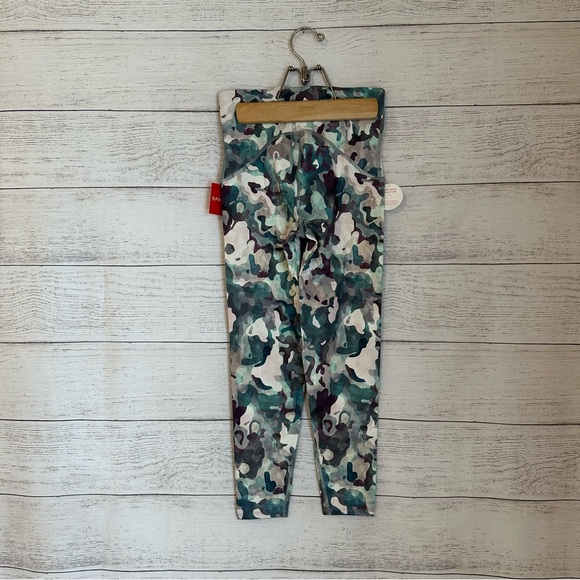 NWT Spanx Active Printed 7/8 Leggings in Painted Camo Pink/Muilt. - Picture 7 of 9